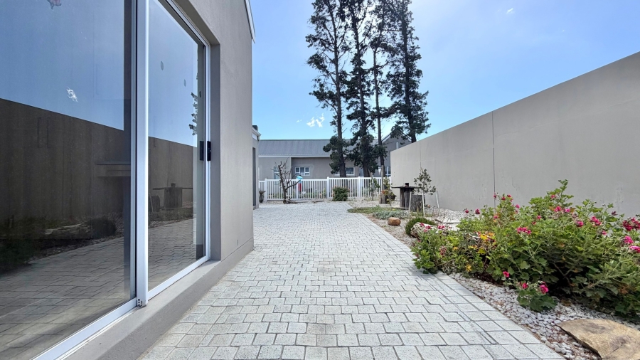 2 Bedroom Property for Sale in Somerset Lakes Western Cape